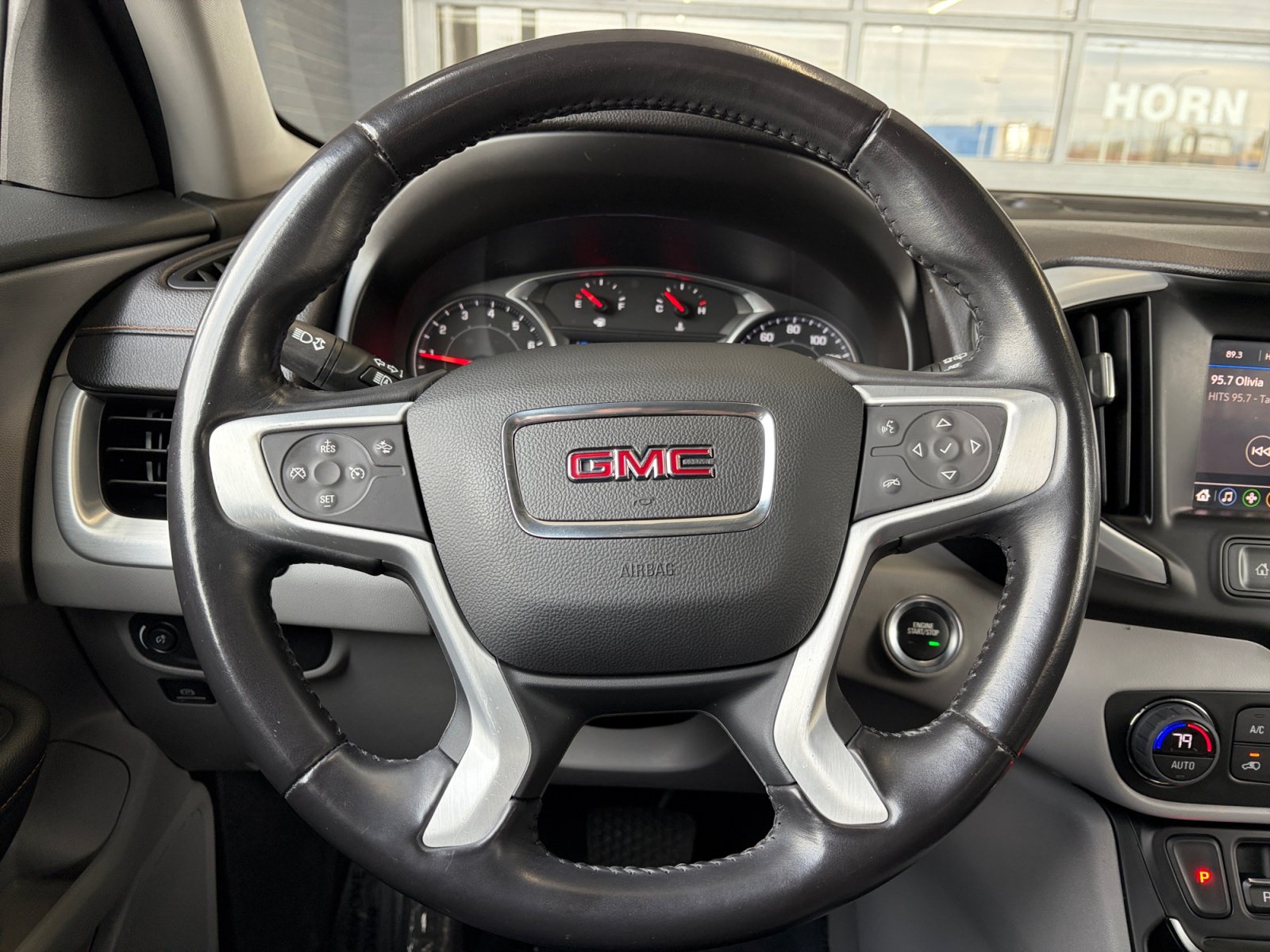 Used 2020 GMC Terrain SLE w/ Driver Convenience Package AWD/4WD image 9