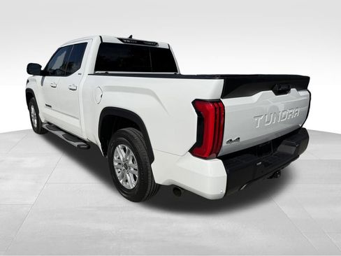 Used 2022 Toyota Tundra SR5 w/ SR5 Premium Package image 5