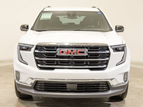 Used 2024 GMC Acadia Elevation image 3