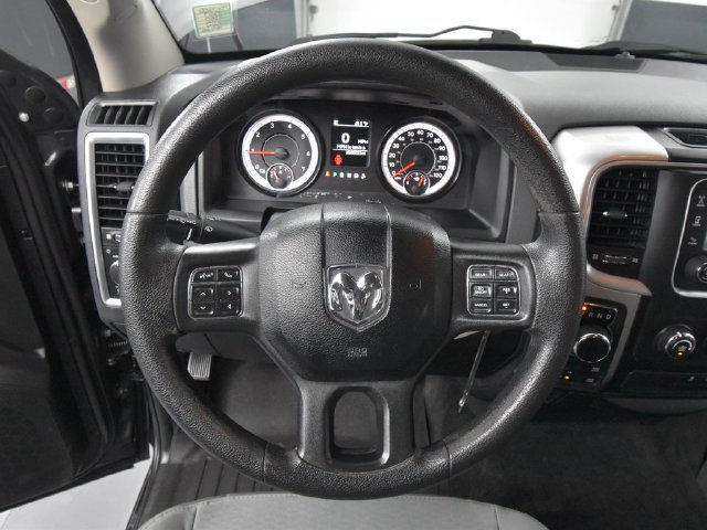 Used 2017 RAM 1500 Classic SLT AWD/4WD image 18
