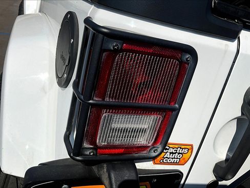 Used 2015 Jeep Wrangler Unlimited Sport image 26