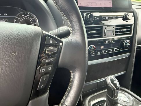 Used 2024 INFINITI QX80 Luxe RWD image 17