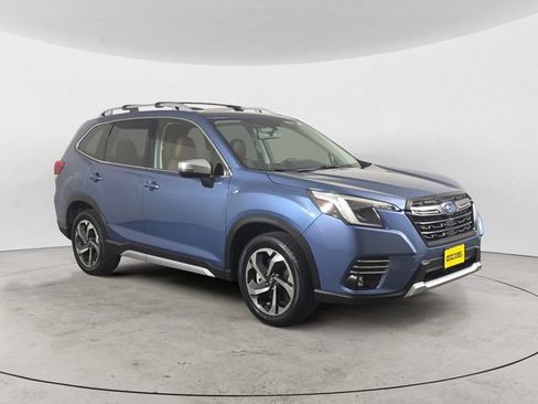 Certified 2024 Subaru Forester Touring AWD/4WD image 3