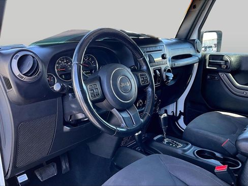 Used 2018 Jeep Wrangler Unlimited Sport S AWD/4WD image 12