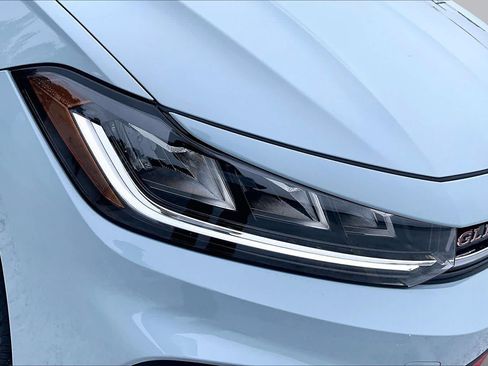 Used 2025 Volkswagen Jetta GLI Autobahn FWD image 27