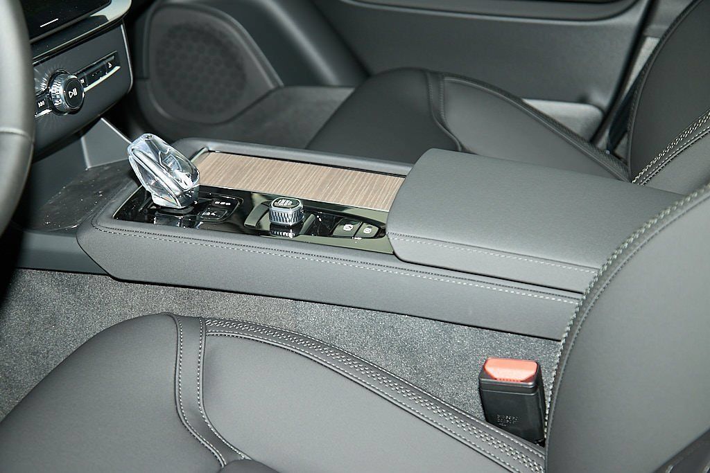New 2026 Volvo XC90 B6 Plus w/ Protection Package AWD/4WD image 15