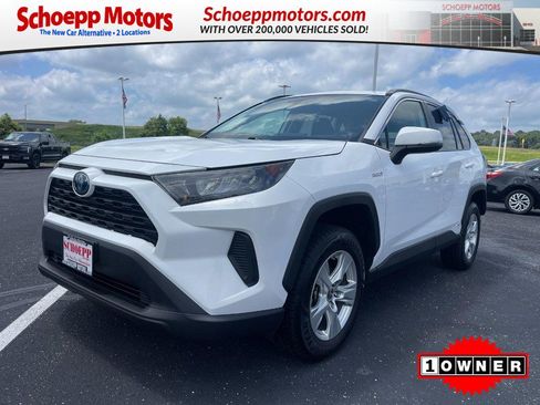 Used 2021 Toyota RAV4 LE AWD/4WD image 1