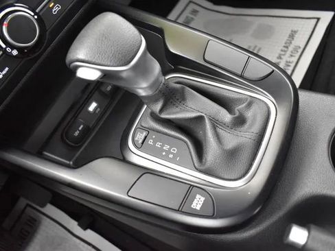Used 2025 Kia Soul LX w/ LX Technology Package FWD image 33