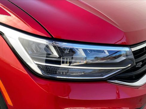 Used 2024 Volkswagen Tiguan SE R-Line image 26