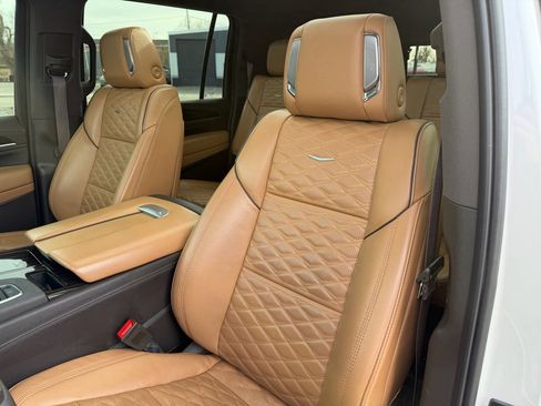 Certified 2023 Cadillac Escalade ESV Sport w/ Touring Package image 9