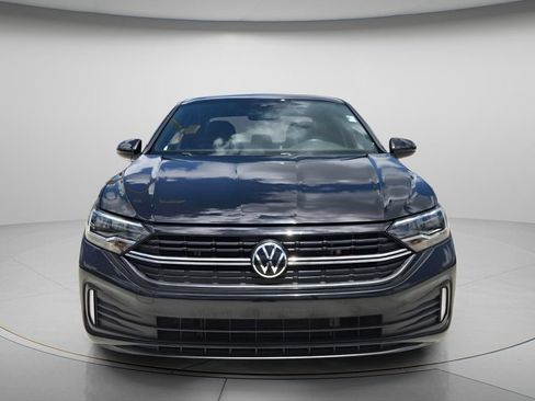 Used 2024 Volkswagen Jetta Sport FWD image 4