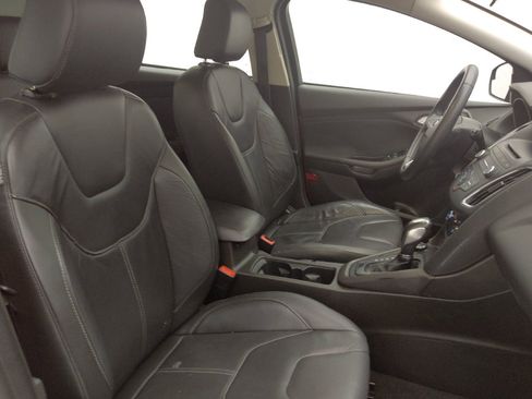 Used 2016 Ford Focus SE w/ Equipment Group 201A FWD image 21