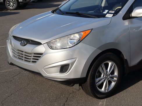 Used 2011 Hyundai Tucson GLS FWD image 6