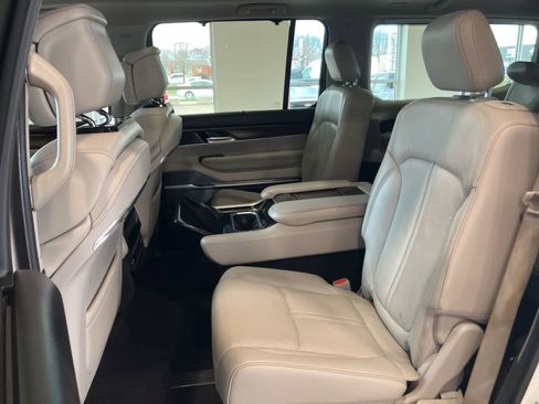 Used 2022 Jeep Grand Wagoneer Series I AWD/4WD image 28