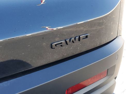 Used 2023 GMC Acadia SLE w/ Driver Convenience Package image 34