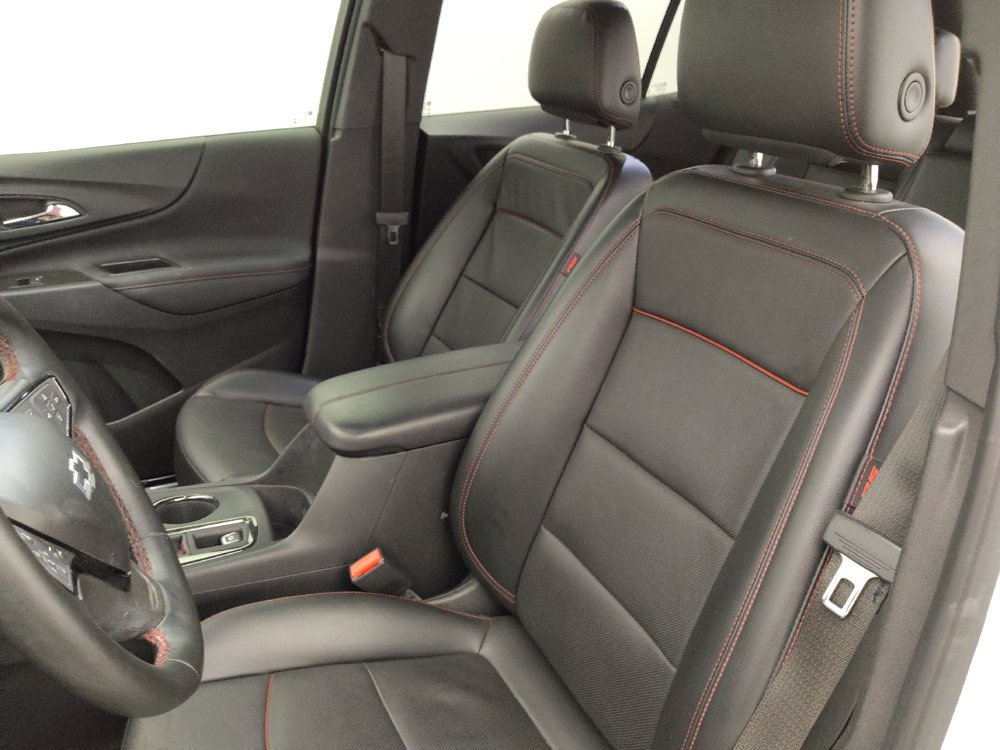 Used 2023 Chevrolet Equinox RS w/ RS Leather Package FWD image 17