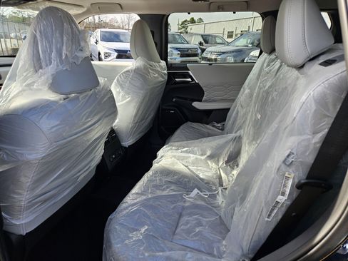 New 2026 Mitsubishi Outlander SEL image 10