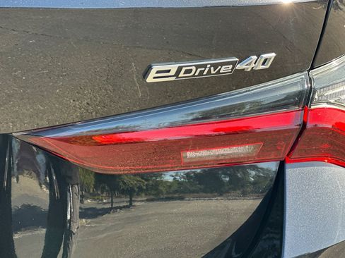 Used 2023 BMW i4 eDrive40 w/ M Sport Package RWD image 37