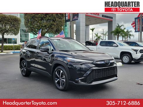 Used 2024 Toyota Corolla Cross SE image 1