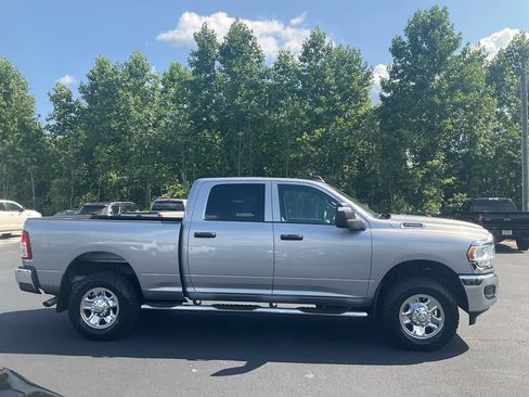 Used 2023 RAM 2500 Tradesman w/ Chrome Appearance Group AWD/4WD image 4