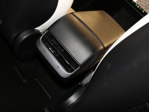 Used 2023 Tesla Model Y Long Range AWD/4WD image 62