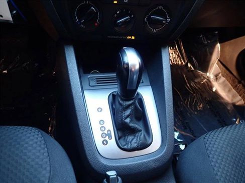 Used 2014 Volkswagen Jetta S image 16