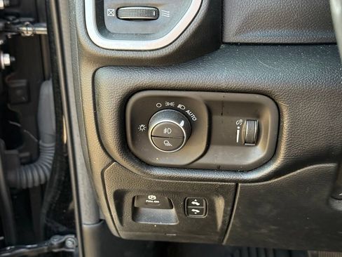 Used 2020 RAM 1500 Big Horn AWD/4WD image 20