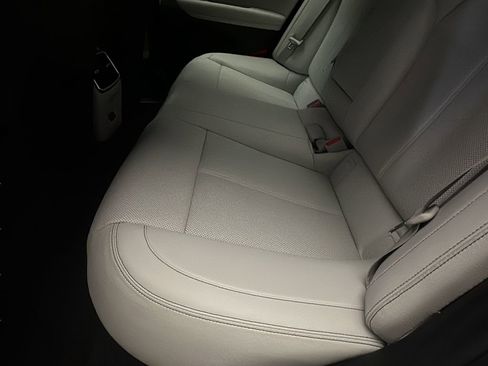 Certified 2025 Genesis G70 2.5T AWD/4WD image 12