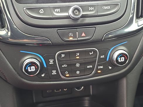 Used 2022 Chevrolet Equinox RS w/ RS Leather Package image 24