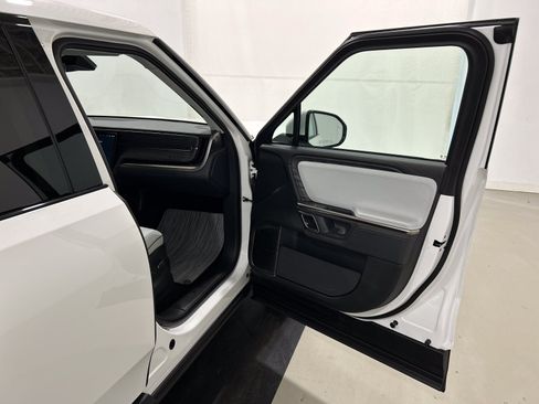 Used 2022 Rivian R1T Adventure AWD/4WD image 18