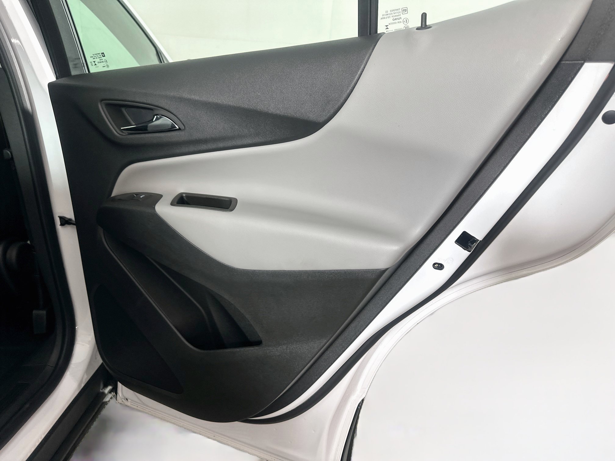 Used 2024 Chevrolet Equinox LS FWD image 28