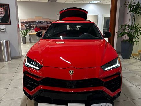Used 2022 Lamborghini Urus image 32
