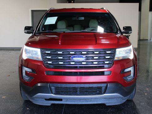 Used 2016 Ford Explorer XLT w/ Equipment Group 201A FWD image 8