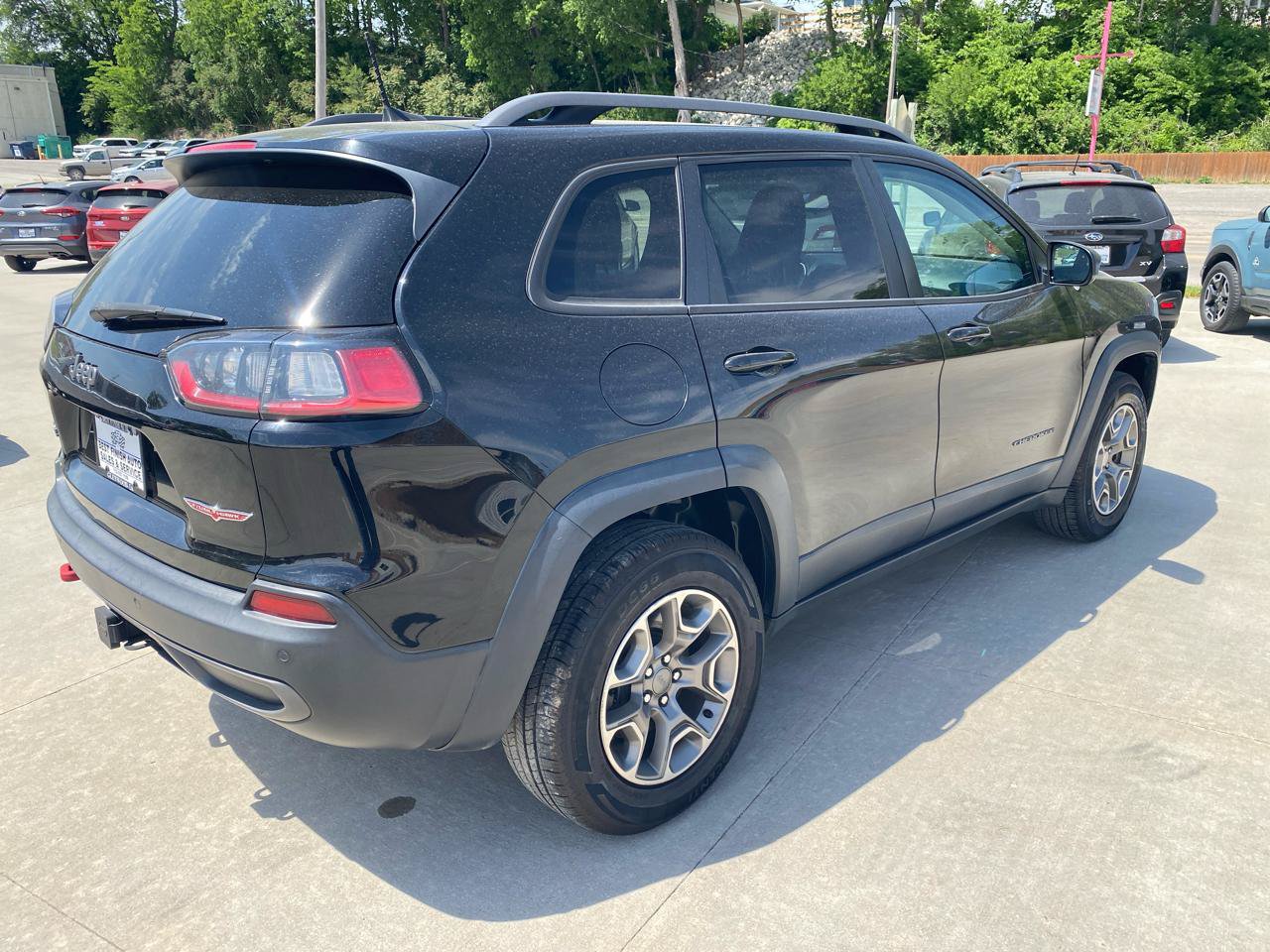 Used 2020 Jeep Cherokee Trailhawk w/ Cold Weather Group AWD/4WD image 6