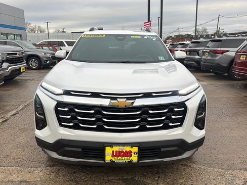 Used 2025 Chevrolet Equinox LT w/ Convenience Package II image 3