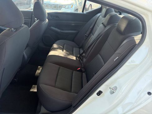 Used 2025 Nissan Altima 2.5 SV FWD image 37