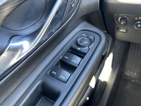 Used 2024 GMC Terrain SLE AWD/4WD image 19
