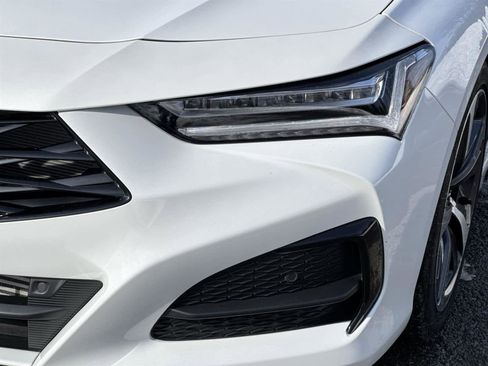 Certified 2025 Acura TLX w/ Technology Package image 9