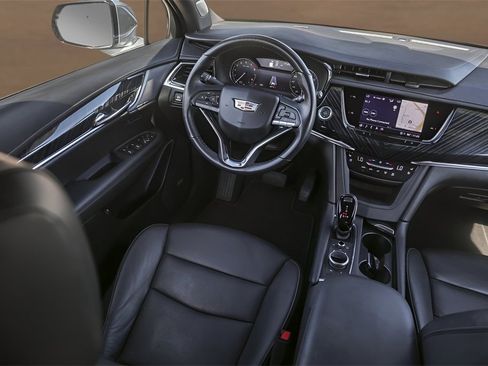 Certified 2025 Cadillac XT6 Premium Luxury image 29