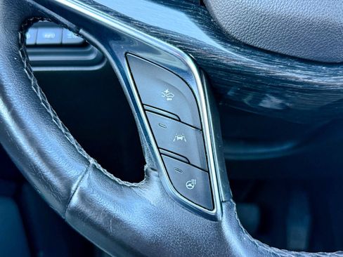 Used 2022 Cadillac XT5 Premium Luxury w/ LPO, ONYX Package image 40