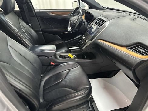 Used 2017 Lincoln MKC Reserve w/ Lincoln MKC Climate Package image 19