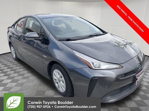 Used 2019 Toyota Prius LE FWD image 1