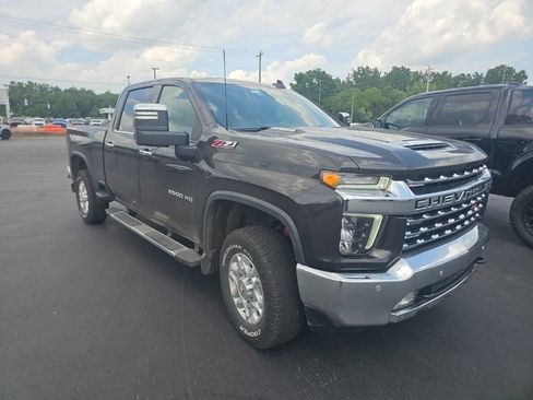 Used 2021 Chevrolet Silverado 2500 LTZ w/ LTZ Plus Package AWD/4WD image 3