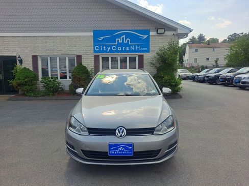 Used 2015 Volkswagen Golf TDI S FWD image 3