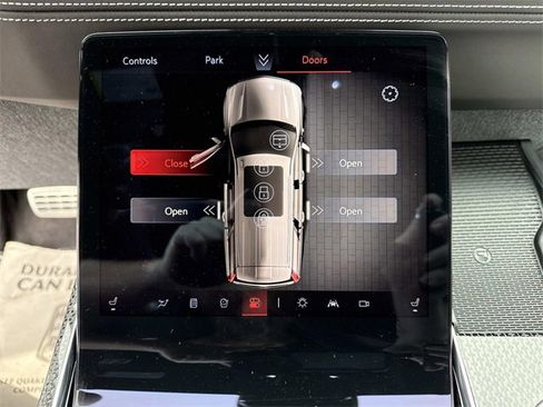 Used 2025 Cadillac Escalade V w/ LPO, ONYX Package image 25