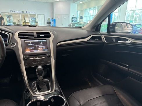 Used 2015 Ford Fusion SE w/ Equipment Group 202A FWD image 24