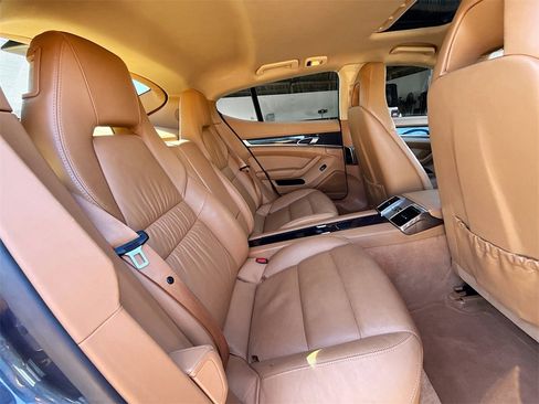 Used 2011 Porsche Panamera 4S image 32