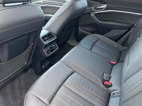 Used 2021 Audi e-tron Premium w/ Convenience Plus Package image 27