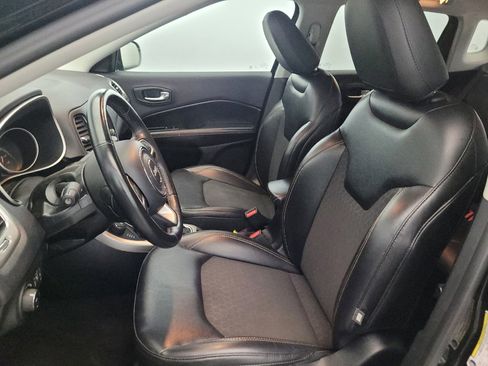 Used 2018 Jeep Compass Latitude w/ Cold Weather Group image 17