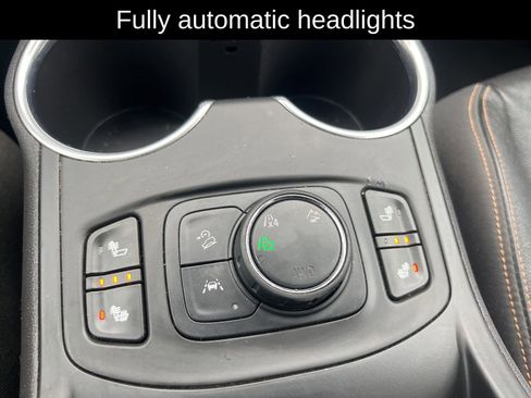 Used 2021 GMC Terrain SLT image 14